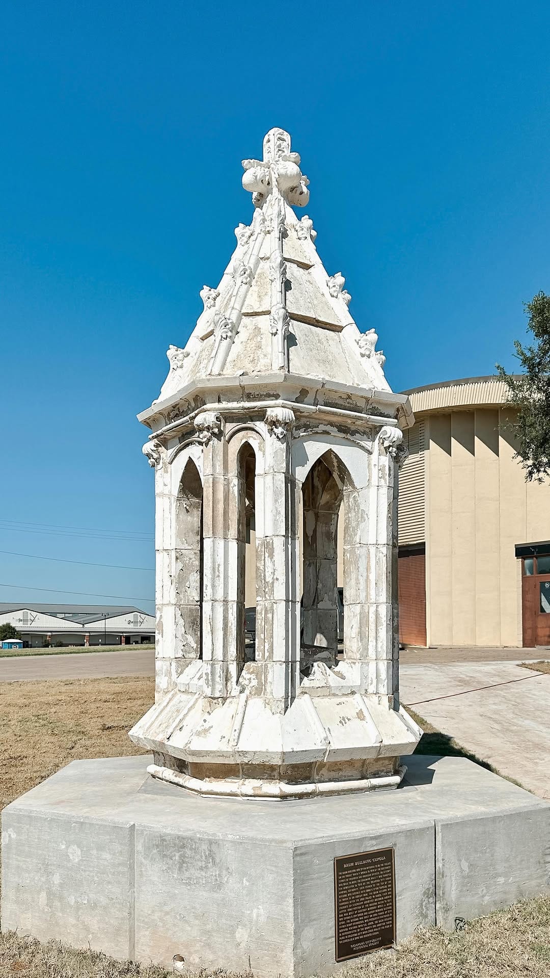 Post 3 by Dead People’s Stuff | Architectural Antiques + Design on Instagram (video)