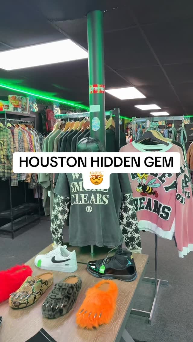 Post 6 by Green Vintage Store on Instagram (video)