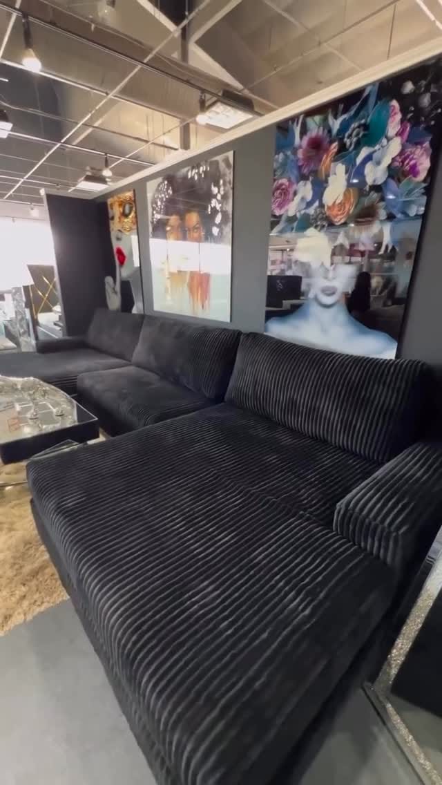 Post 8 by Maurice Hill on Instagram (video)