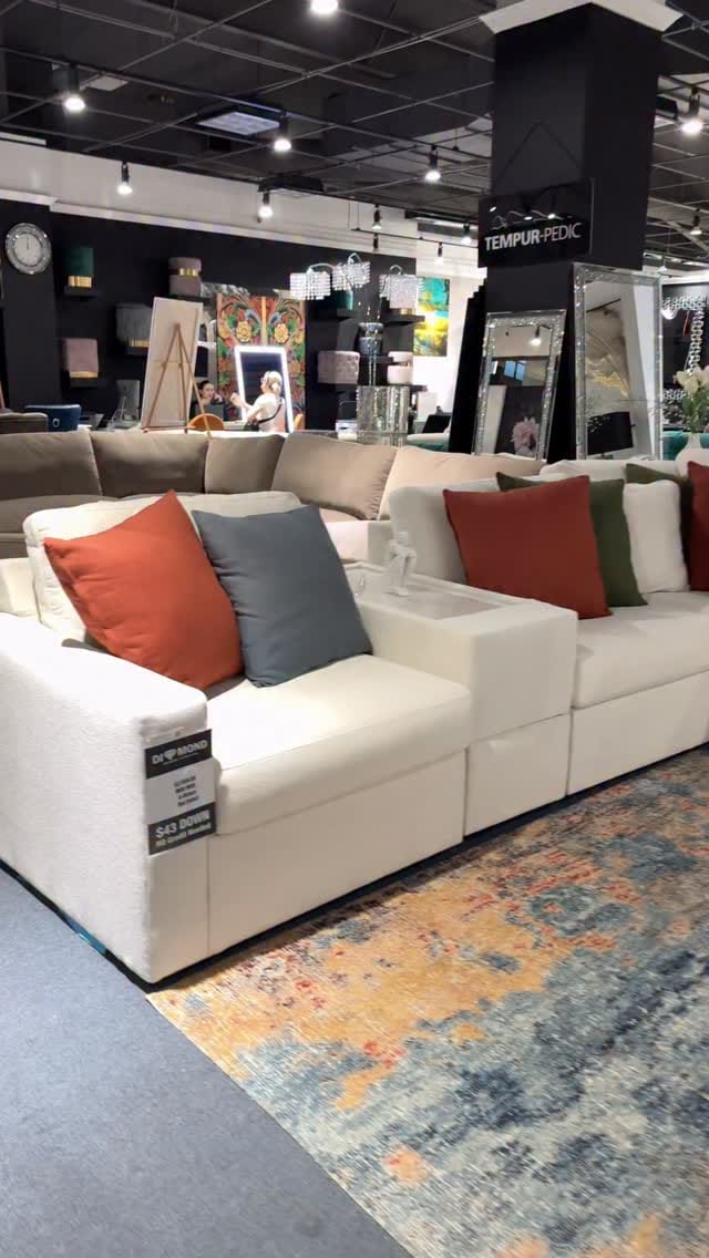 Post 1 by Maurice Hill on Instagram (video)