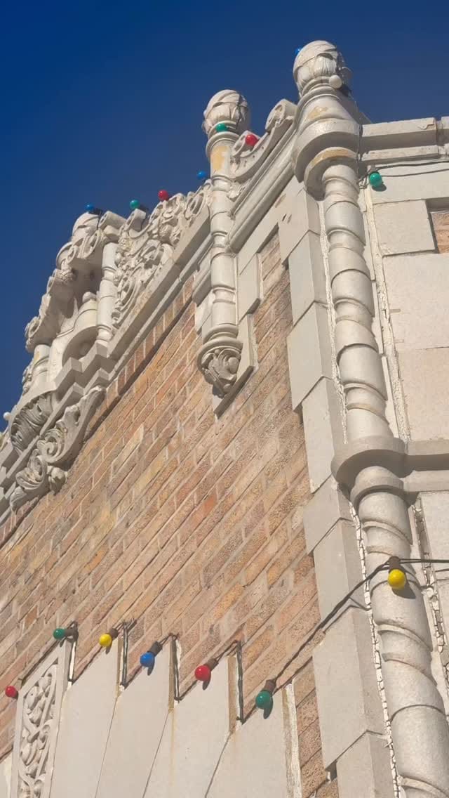 Post 2 by Country Club Plaza on Instagram (video)