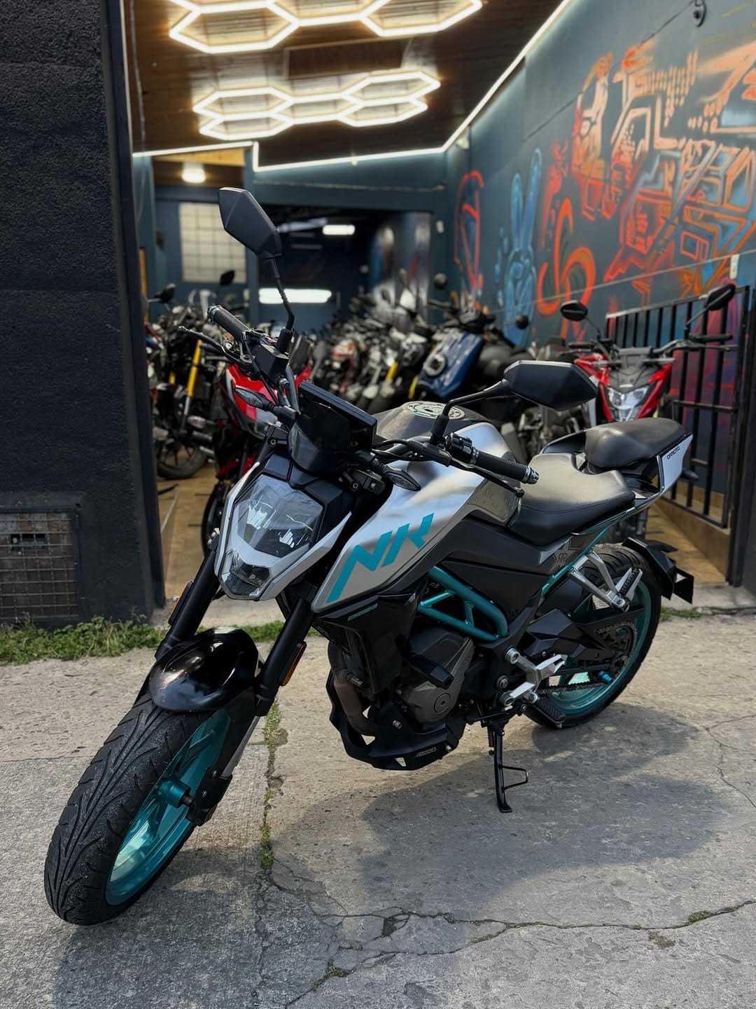 Post 7 by Vehículos & Motos MET on Instagram (carousel)