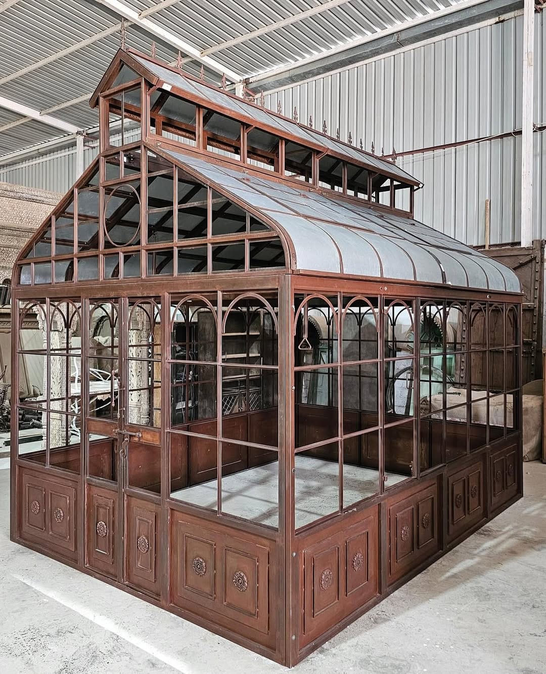 Post 10 by Antiques & Vintage Round Top on Instagram (carousel)