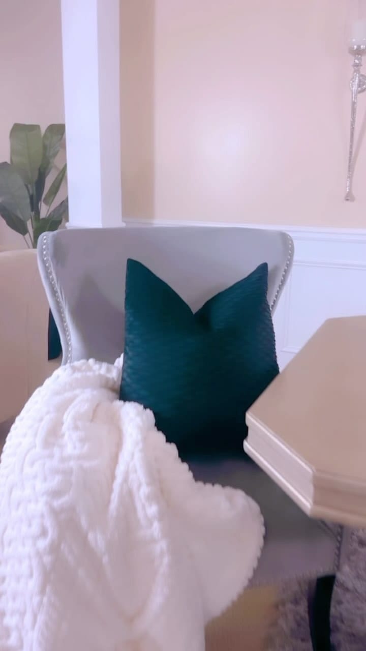 Post 7 by Designsbyashmara✨ on Instagram (video)