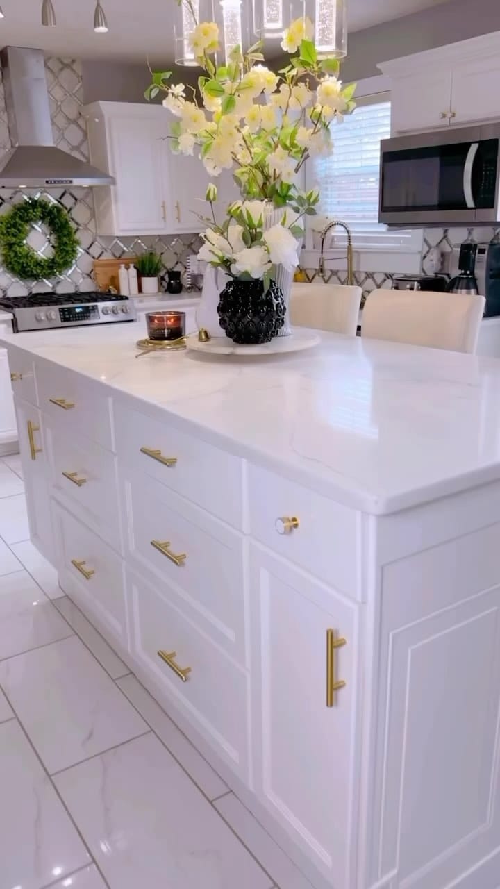 Post 1 by Designsbyashmara✨ on Instagram (video)