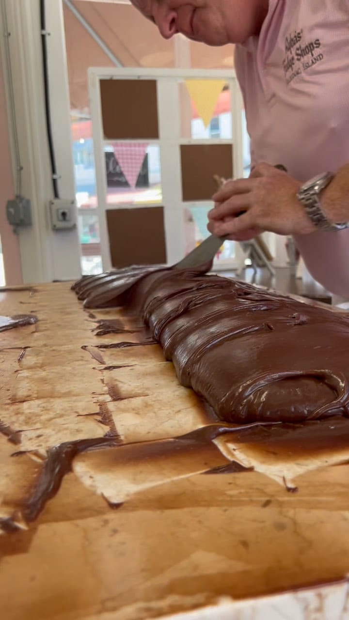 Post 10 by Mackinac Island 💕 Ryba’s Fudge Shops on Instagram (video)