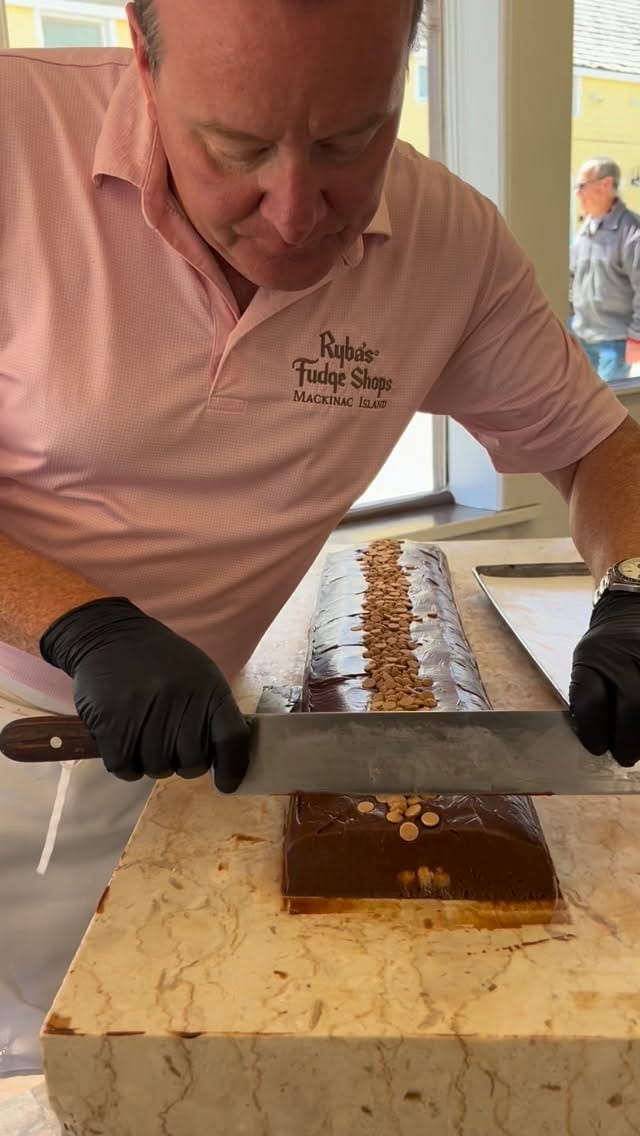 Post 4 by Mackinac Island 💕 Ryba’s Fudge Shops on Instagram (video)