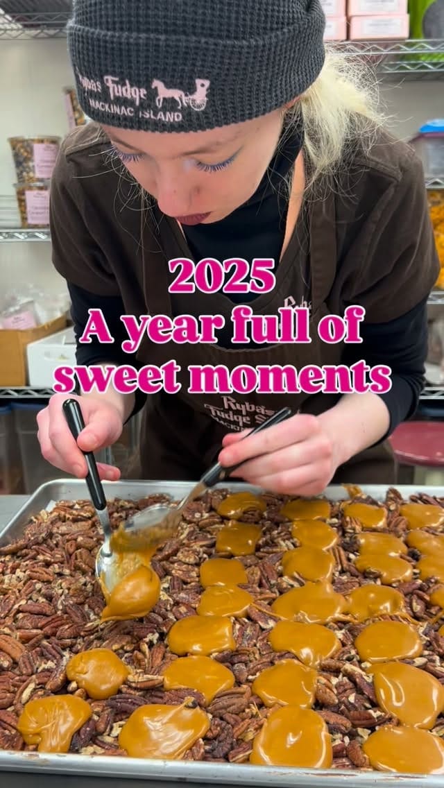 Post 2 by Mackinac Island 💕 Ryba’s Fudge Shops on Instagram (video)