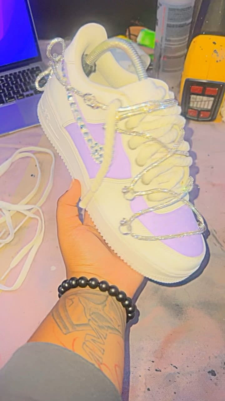 Post 10 by 👟 Custom Shoes 📍🖌🎨. on Instagram (video)