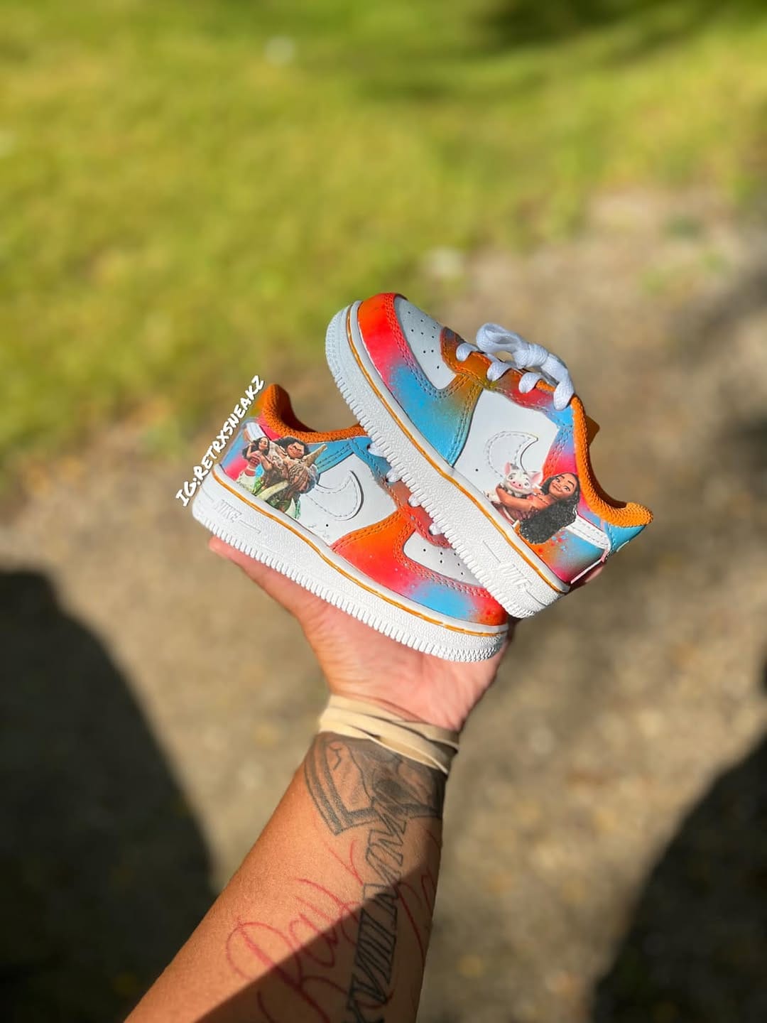 Post 1 by 👟 Custom Shoes 📍🖌🎨. on Instagram (carousel)