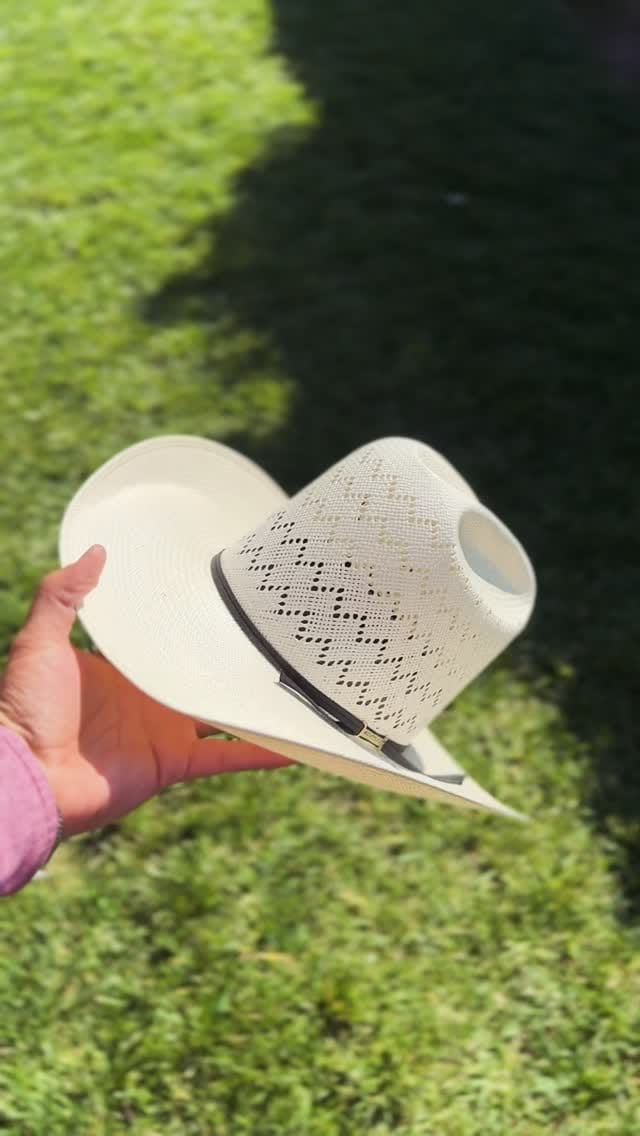 Post 5 by Los Vaqueros Western Wear on Instagram (video)