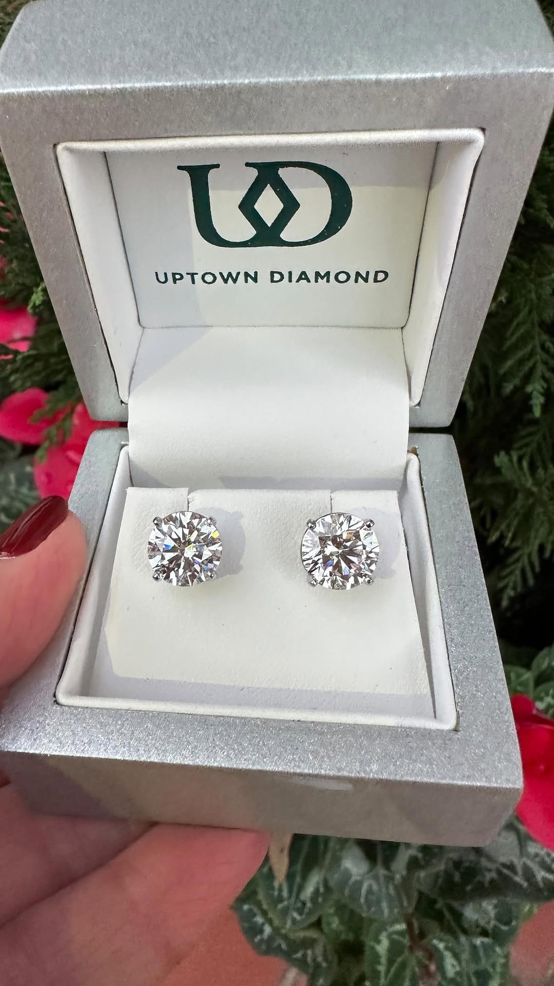 Post 5 by Uptown Diamond & Jewelry on Instagram (video)