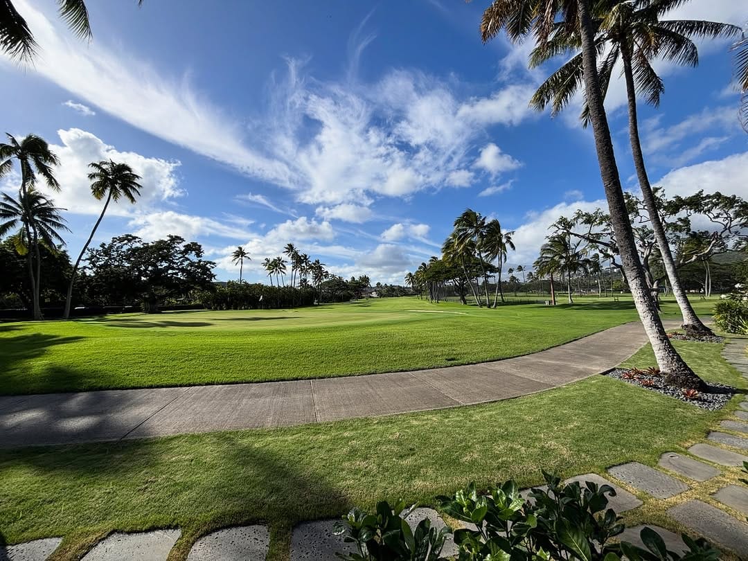 Post 10 by Kona Bay Hawaii Store on Instagram (image)