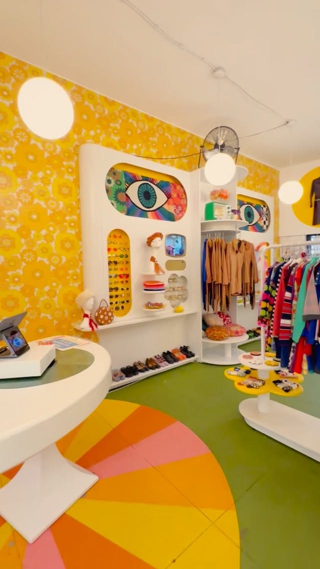 Post 4 by MIRACLE EYE - Los Angeles Shop on Instagram (video)