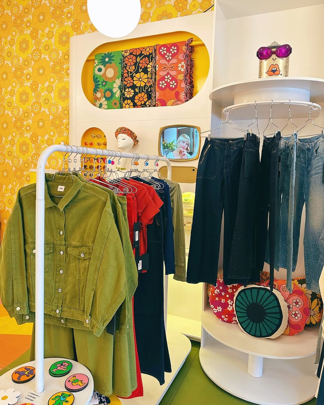 Post 9 by MIRACLE EYE - Los Angeles Shop on Instagram (carousel)
