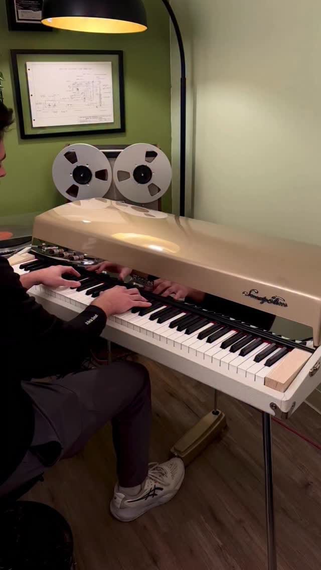 Post 3 by Emma’s Keyboard Repair 💕 on Instagram (video)