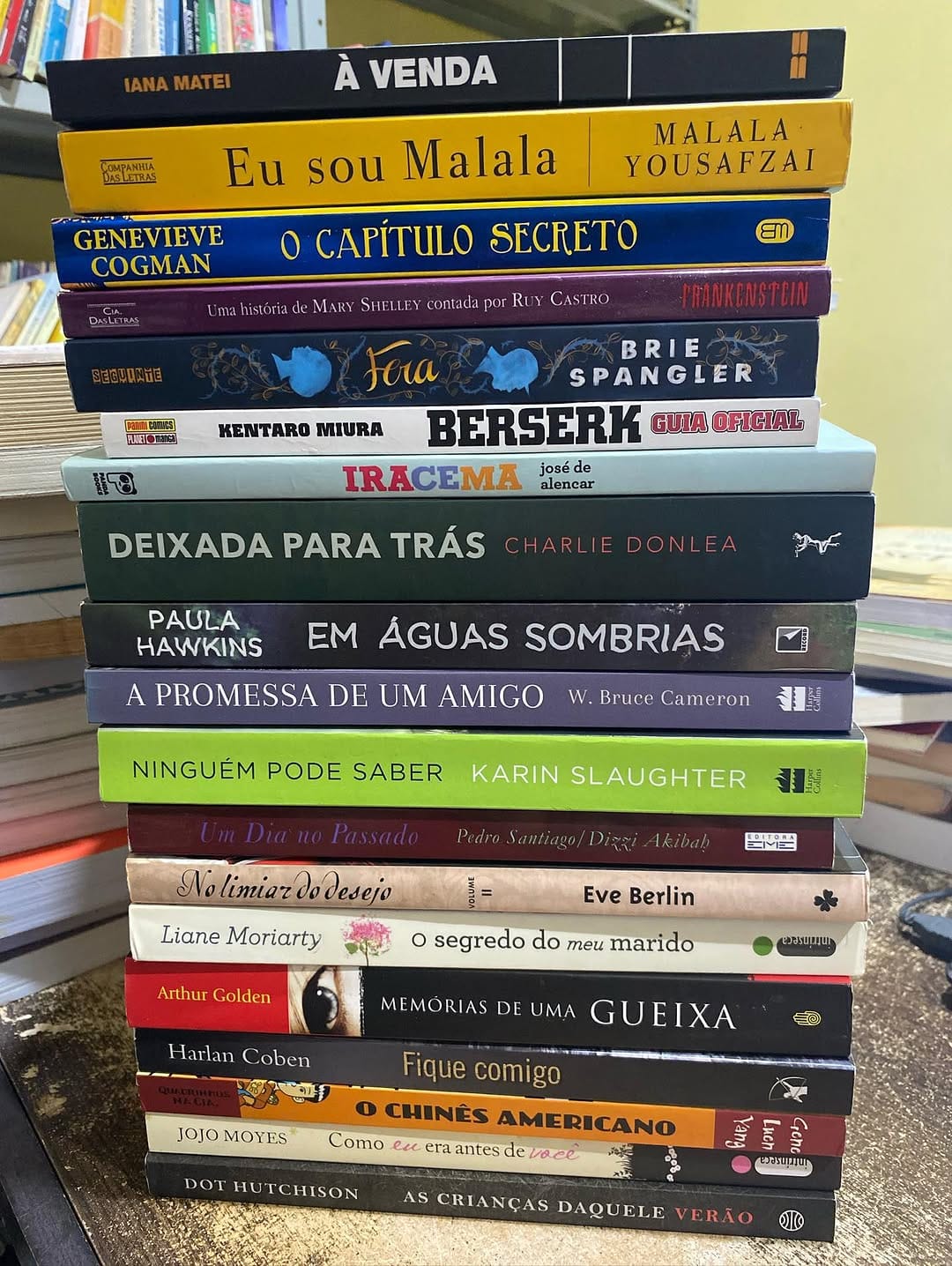 Post 7 by Livros do ben on Instagram (carousel)