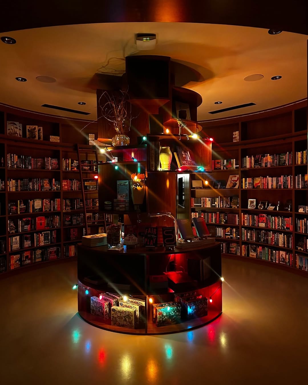 Post 8 by Bird’s Bookstore on Instagram (image)