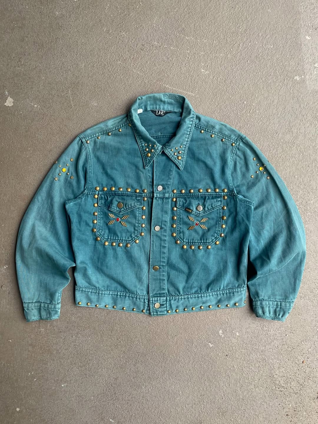 Post 3 by Mana Vintage on Instagram (carousel)
