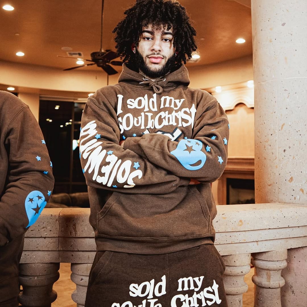 Post 5 by Sole World Brand on Instagram (carousel)