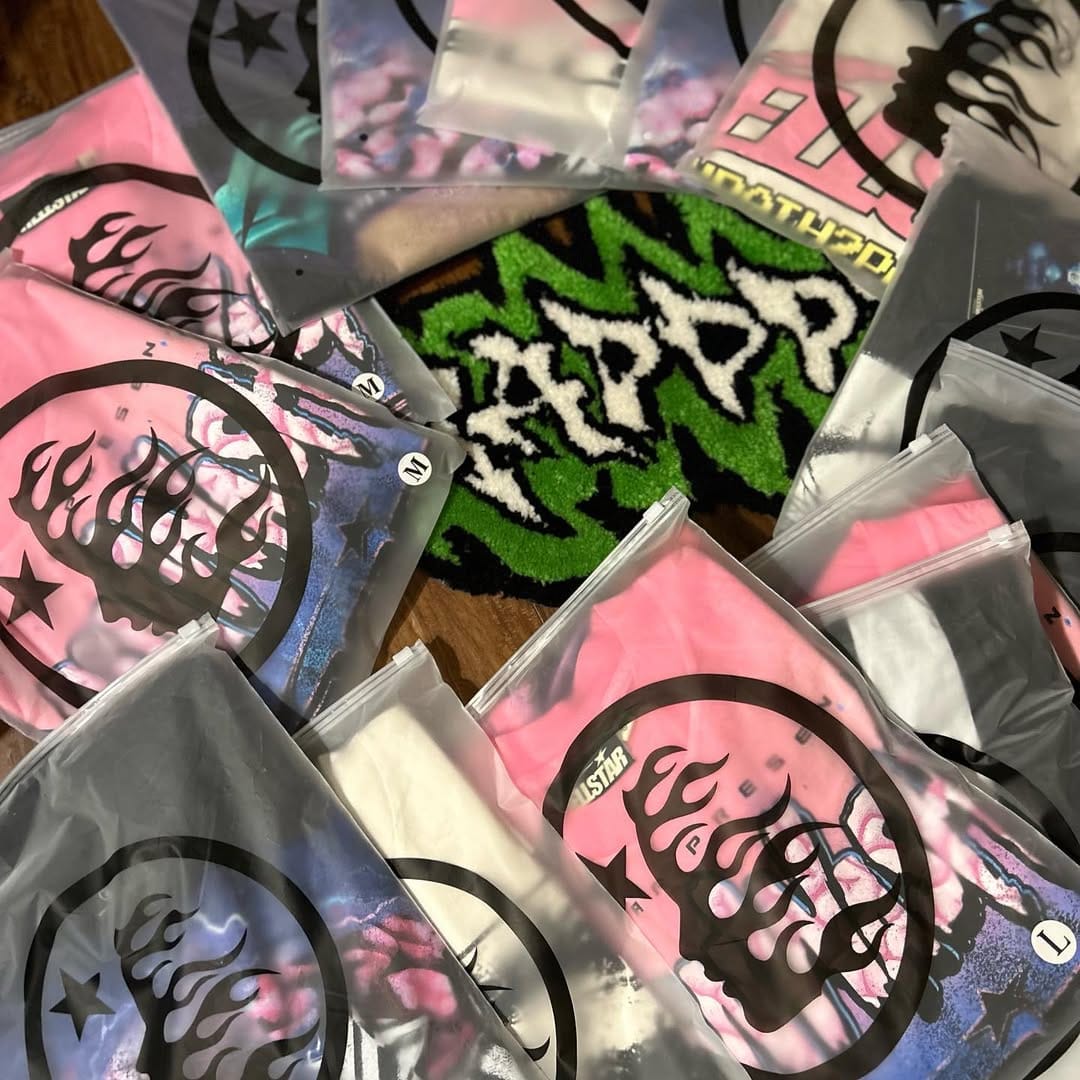 Post 10 by TrapGrails® on Instagram (image)