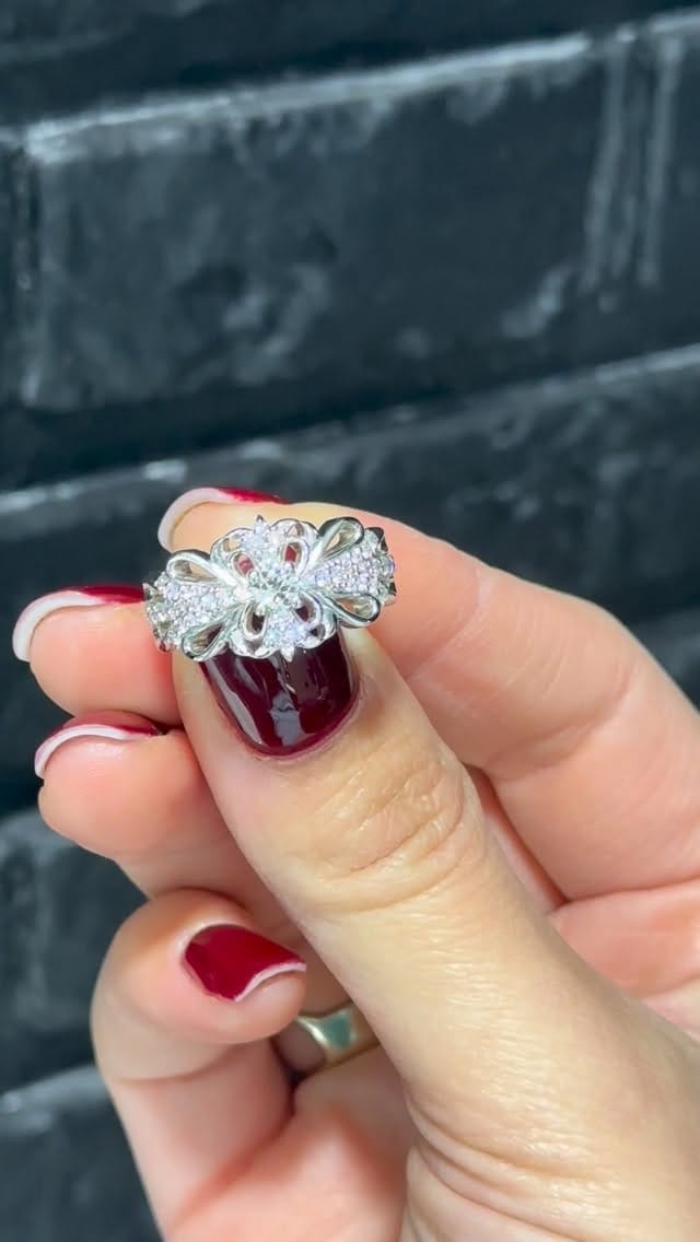 Post 4 by Bliss - Jewelry & Diamonds on Instagram (video)
