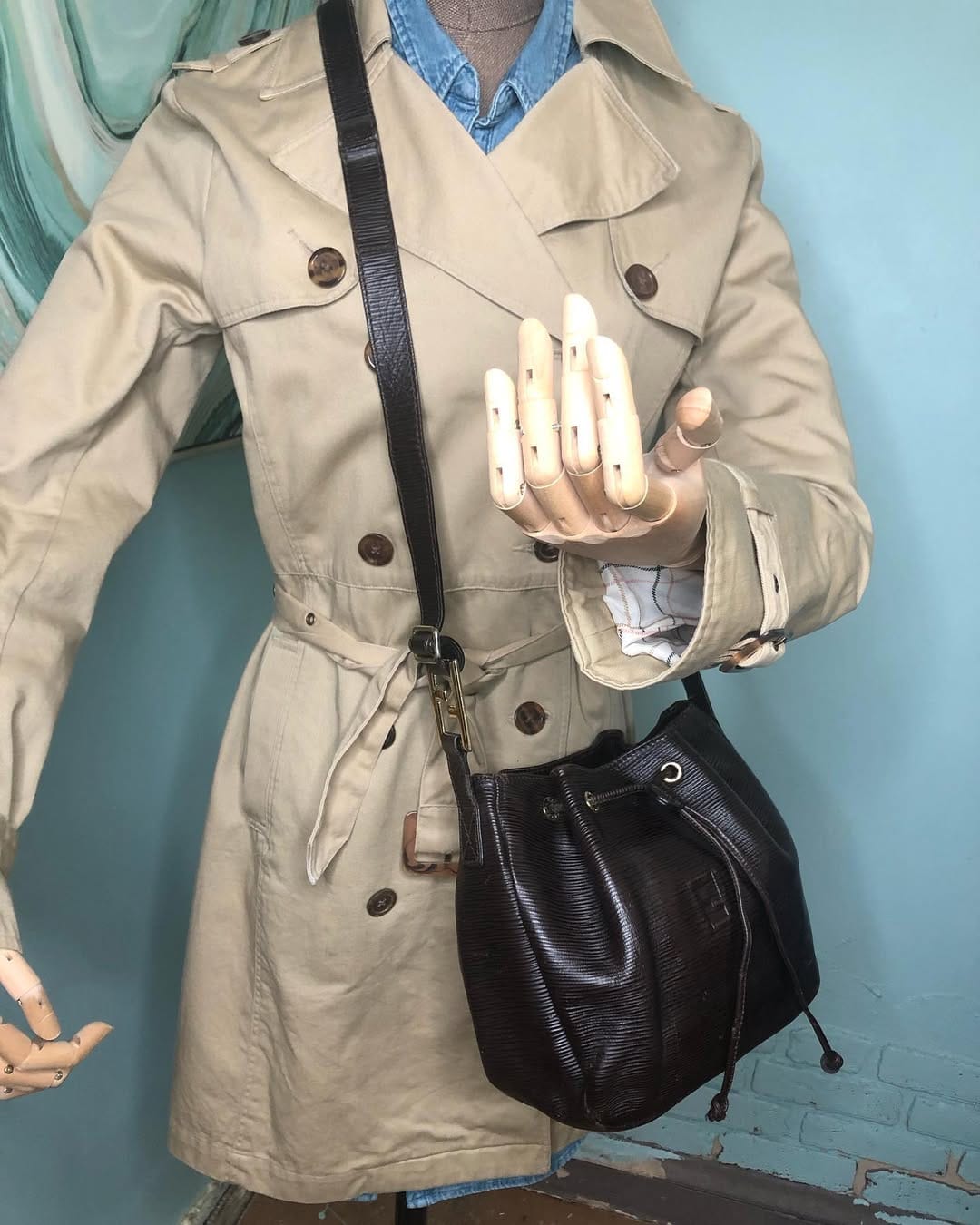 Post 10 by Hard To Find Vintage Gucci on Instagram (carousel)