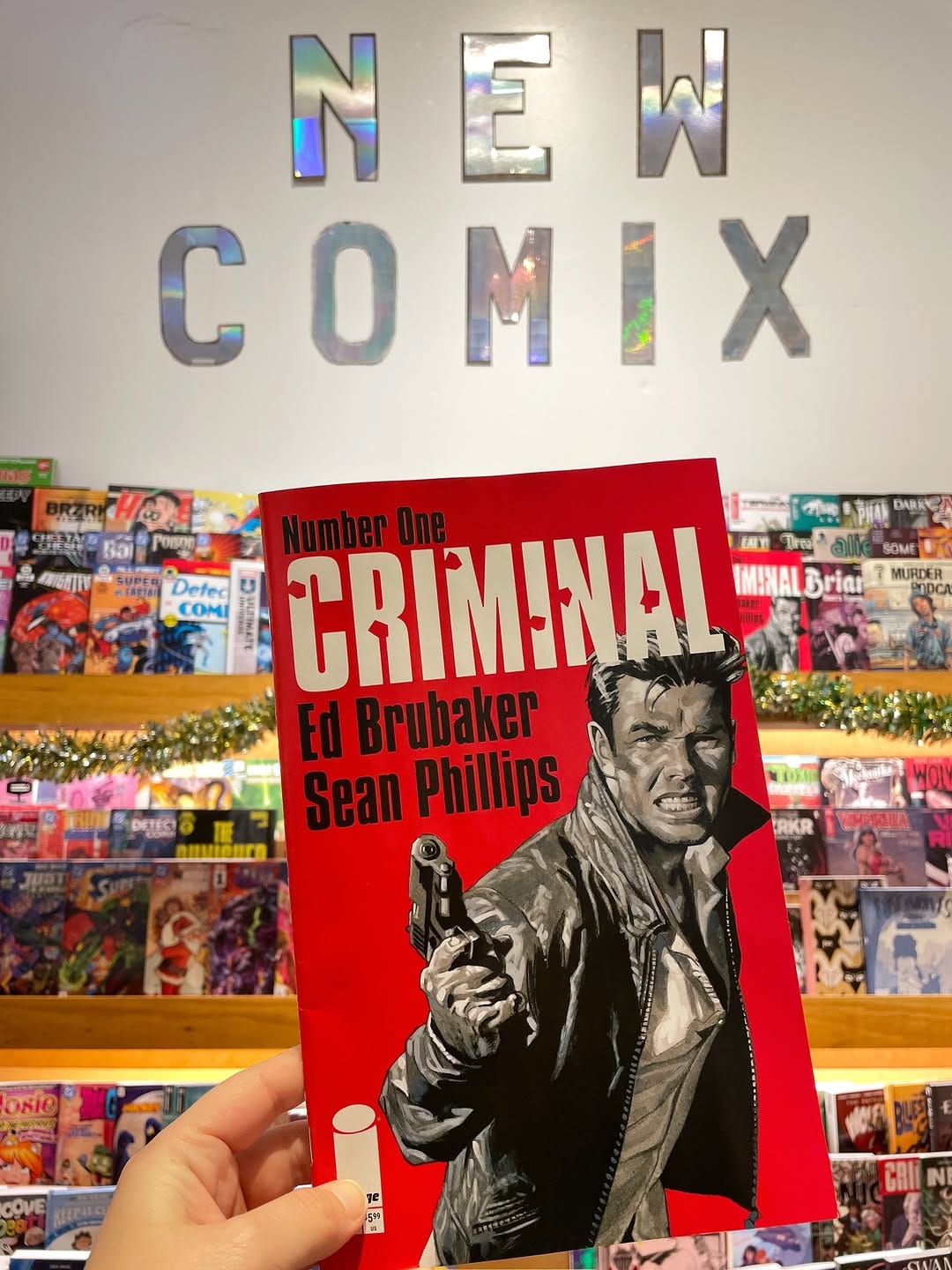 Post 7 by Comix Experience on Instagram (carousel)