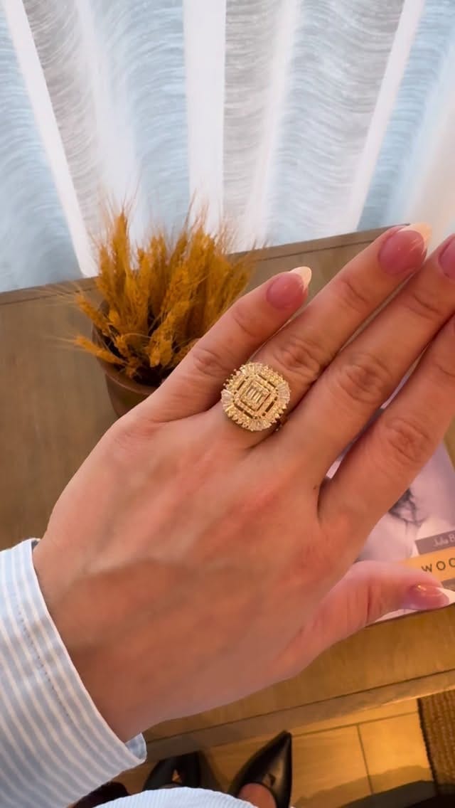 Post 5 by Lola Zahab  Jewelry on Instagram (video)