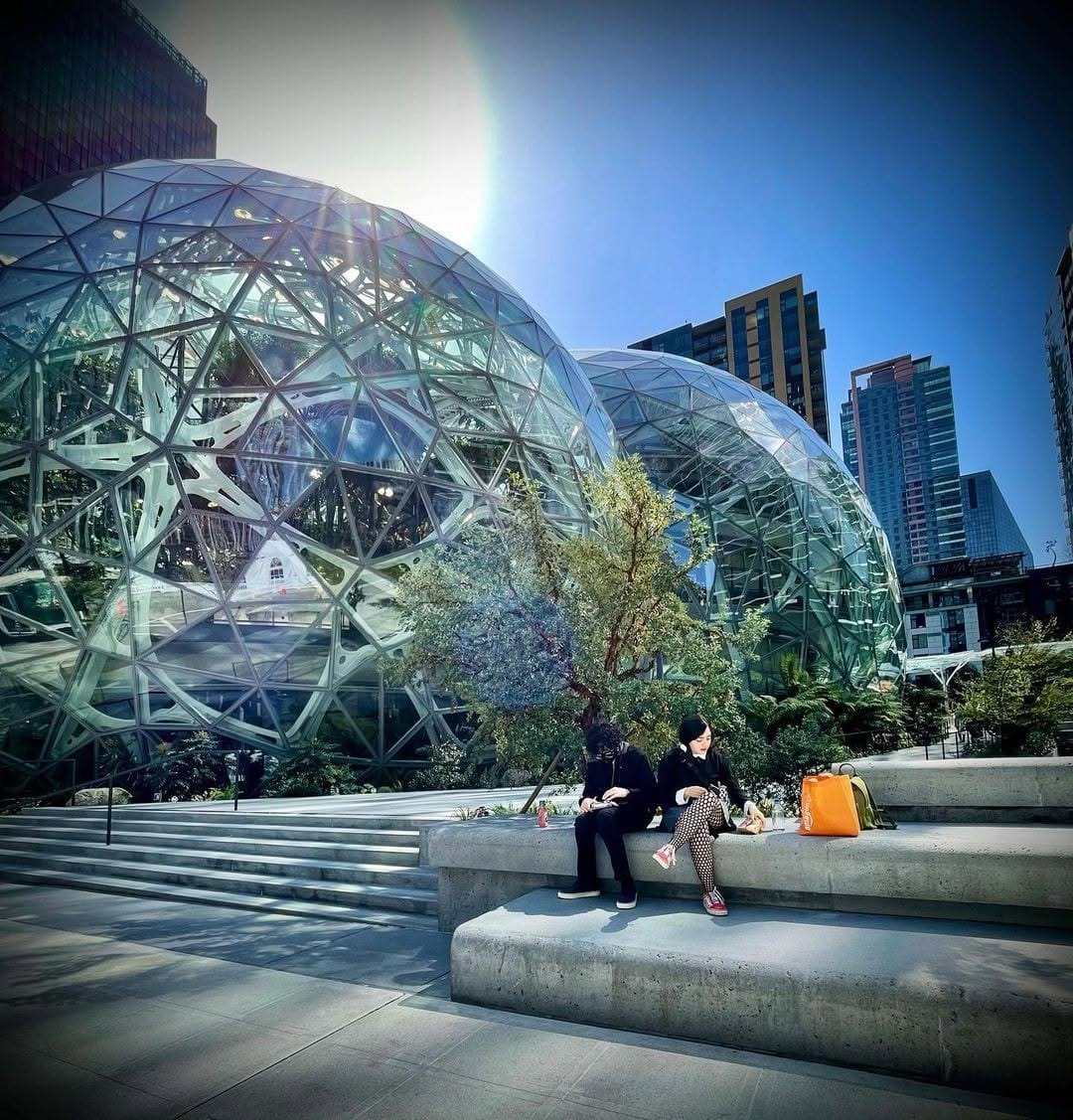 Post 5 by Amazon Go on Instagram (image)