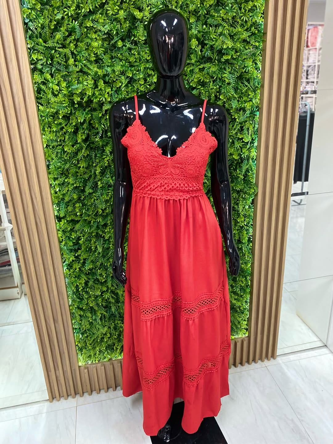 Post 9 by Tienda La Económica🛍 on Instagram (carousel)