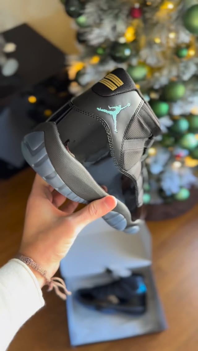 Post 5 by SoleTradesCo LLC | Sneakers on Instagram (video)