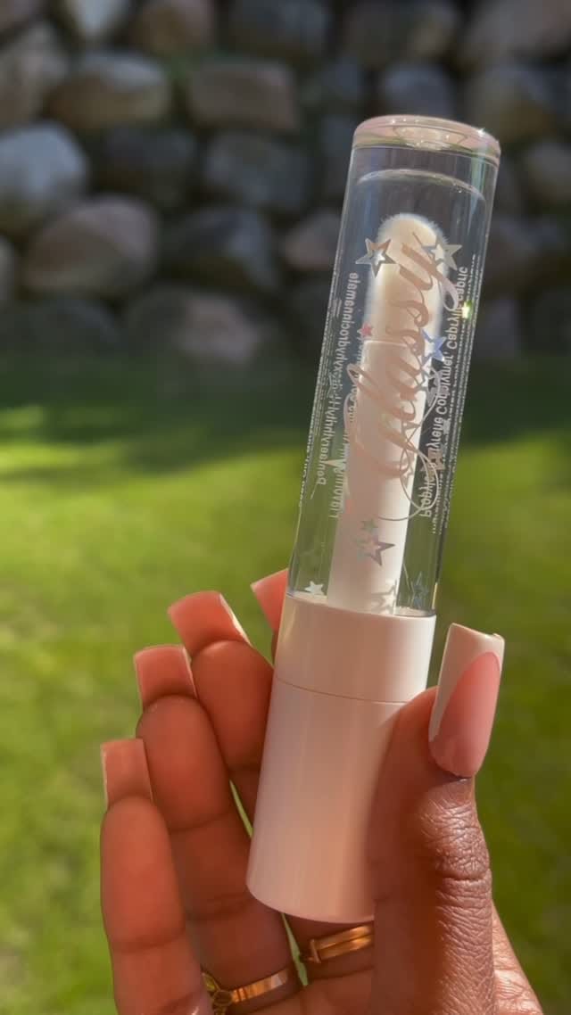 Post 2 by Glassy Cosmetics ™ on Instagram (video)