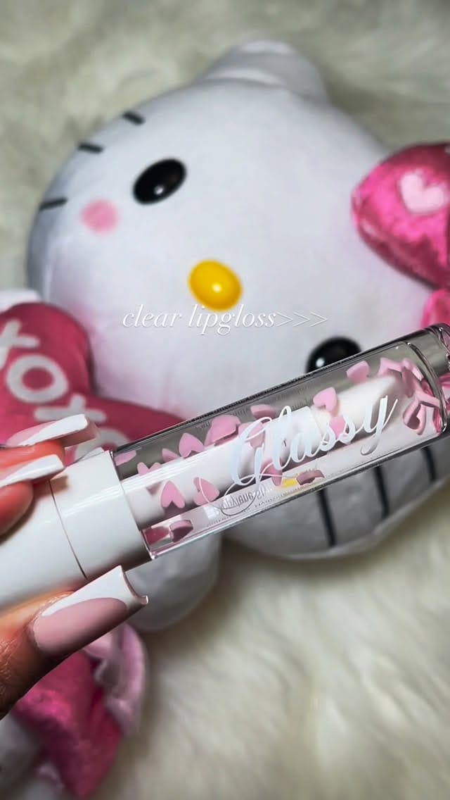 Post 3 by Glassy Cosmetics ™ on Instagram (video)