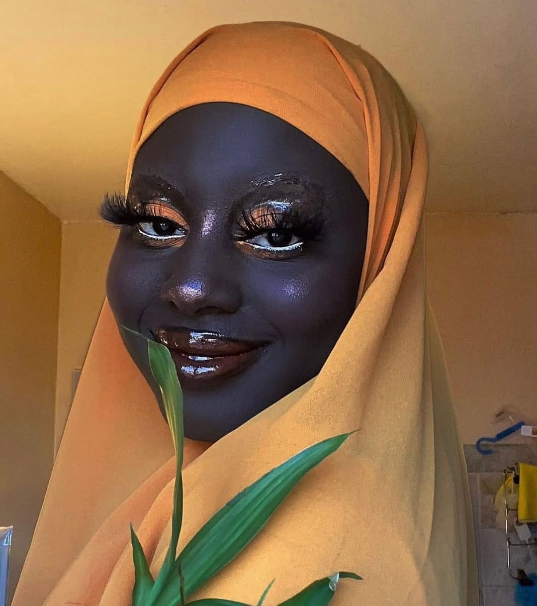 Post 8 by Glassy Cosmetics ™ on Instagram (image)