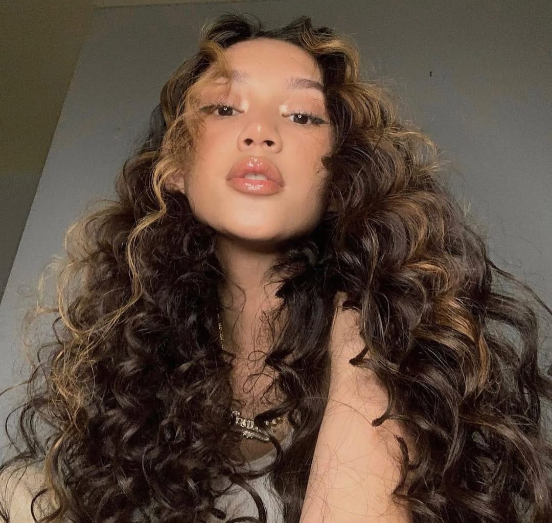 Post 5 by Glassy Cosmetics ™ on Instagram (image)