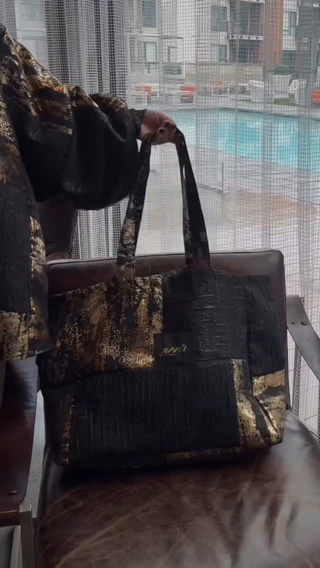 Post 4 by Suzanne Vinnik | Size Inclusive Fashion Designer on Instagram (video)