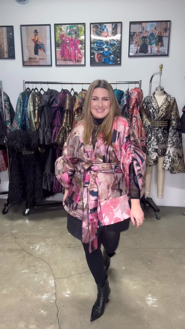 Post 1 by Suzanne Vinnik | Size Inclusive Fashion Designer on Instagram (video)