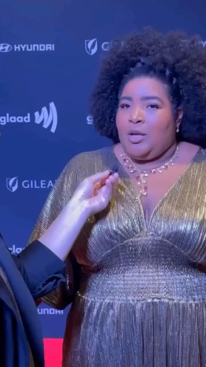 Post 9 by Suzanne Vinnik | Size Inclusive Fashion Designer on Instagram (video)