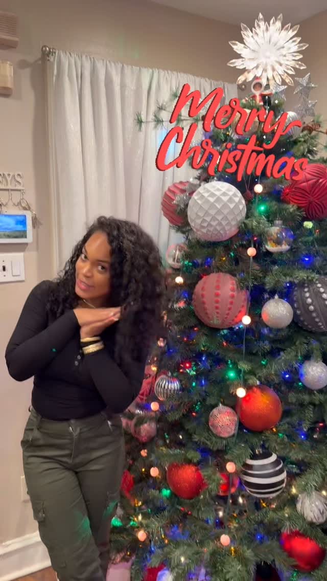 Post 1 by Dulce Candles on Instagram (video)