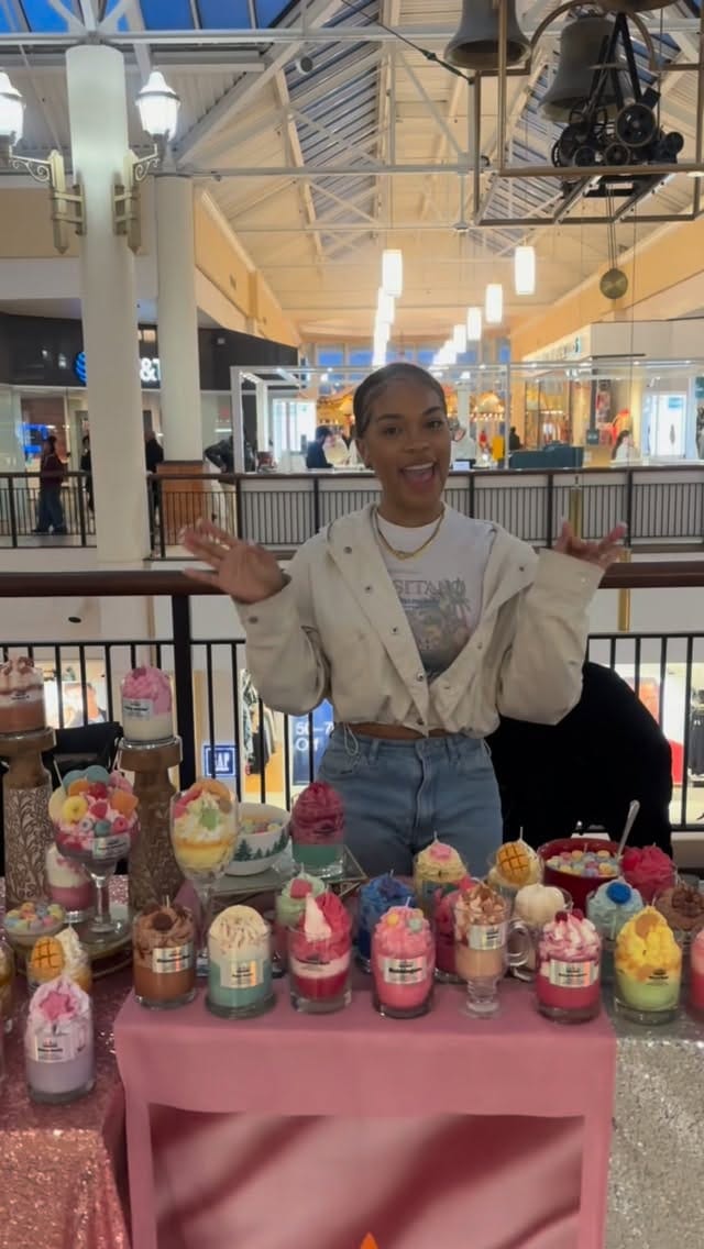 Post 2 by Dulce Candles on Instagram (video)