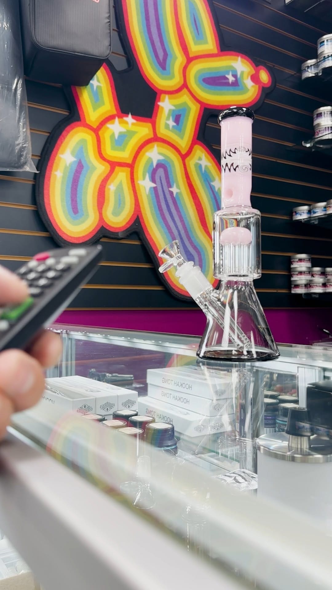 Post 6 by Aladdin Glass & Vape | Paramus, Lodi, Union, Rockaway on Instagram (video)