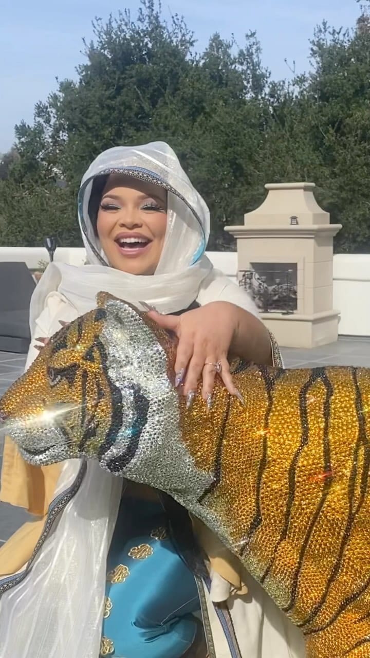 Post 9 by B L I N G ‘ D  U P ™️💎 on Instagram (video)