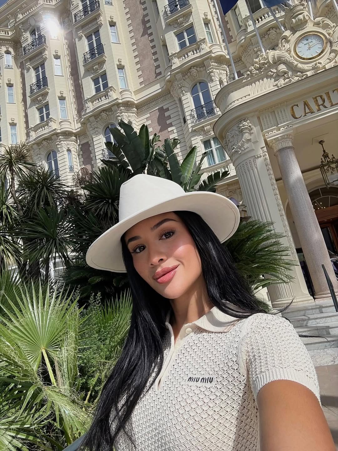 Post 3 by ELOAH 𝐵𝑦 𝑆𝑜𝑢𝑙𝑚𝑎𝑡𝑒𝑠 | Online fashion store on Instagram (carousel)