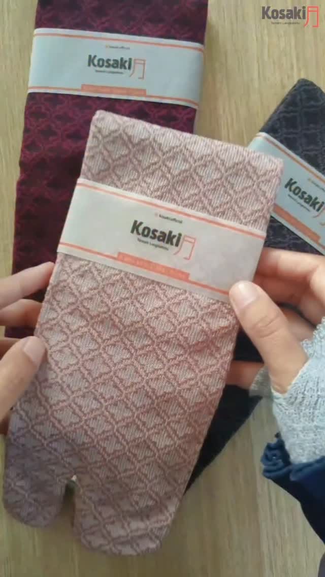 Post 5 by PUSAT GROSIR KAOS KAKI PREMIUM ANTI TERAWANG on Instagram (video)