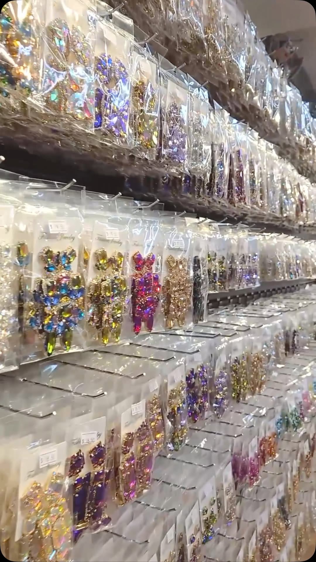 Post 6 by Hai Trim & Feathers on Instagram (video)