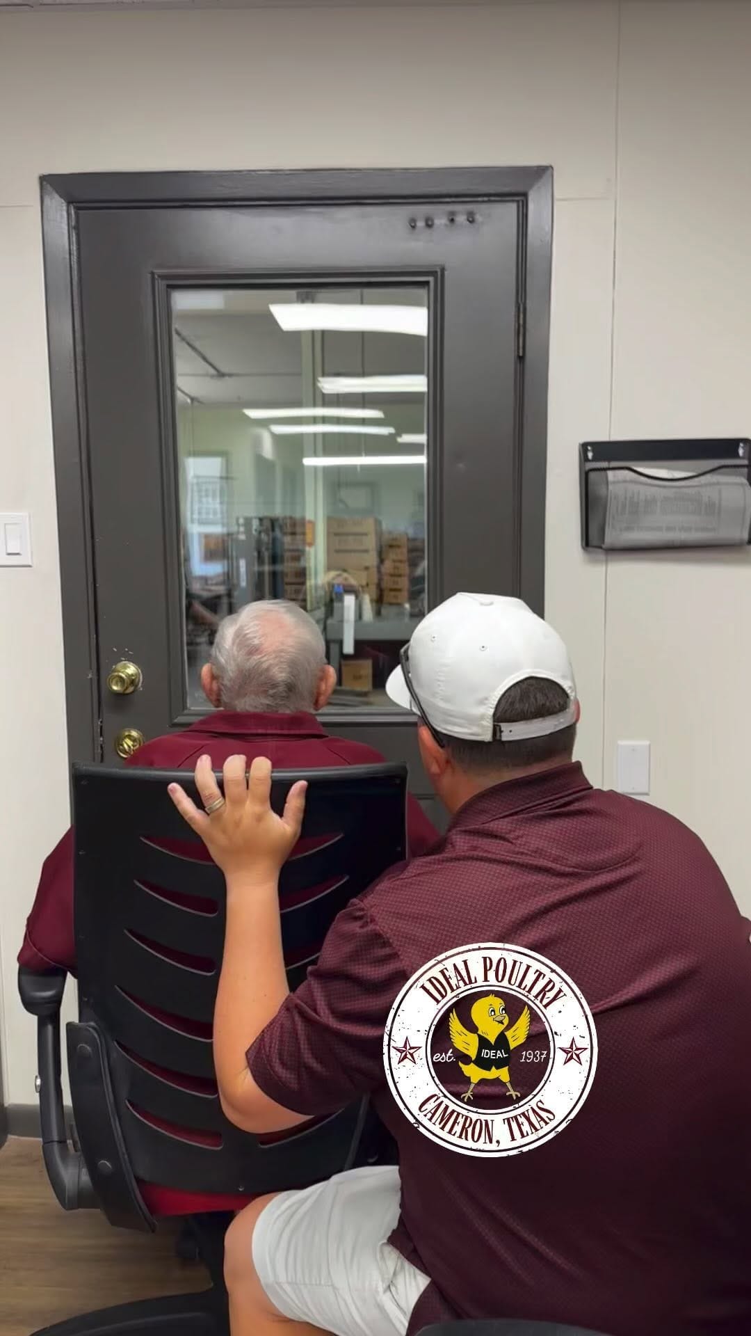 Post 10 by Ideal Poultry on Instagram (video)