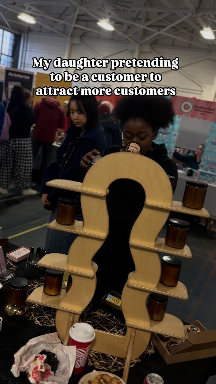 Post 8 by Noir Lux Candle Bar on Instagram (video)