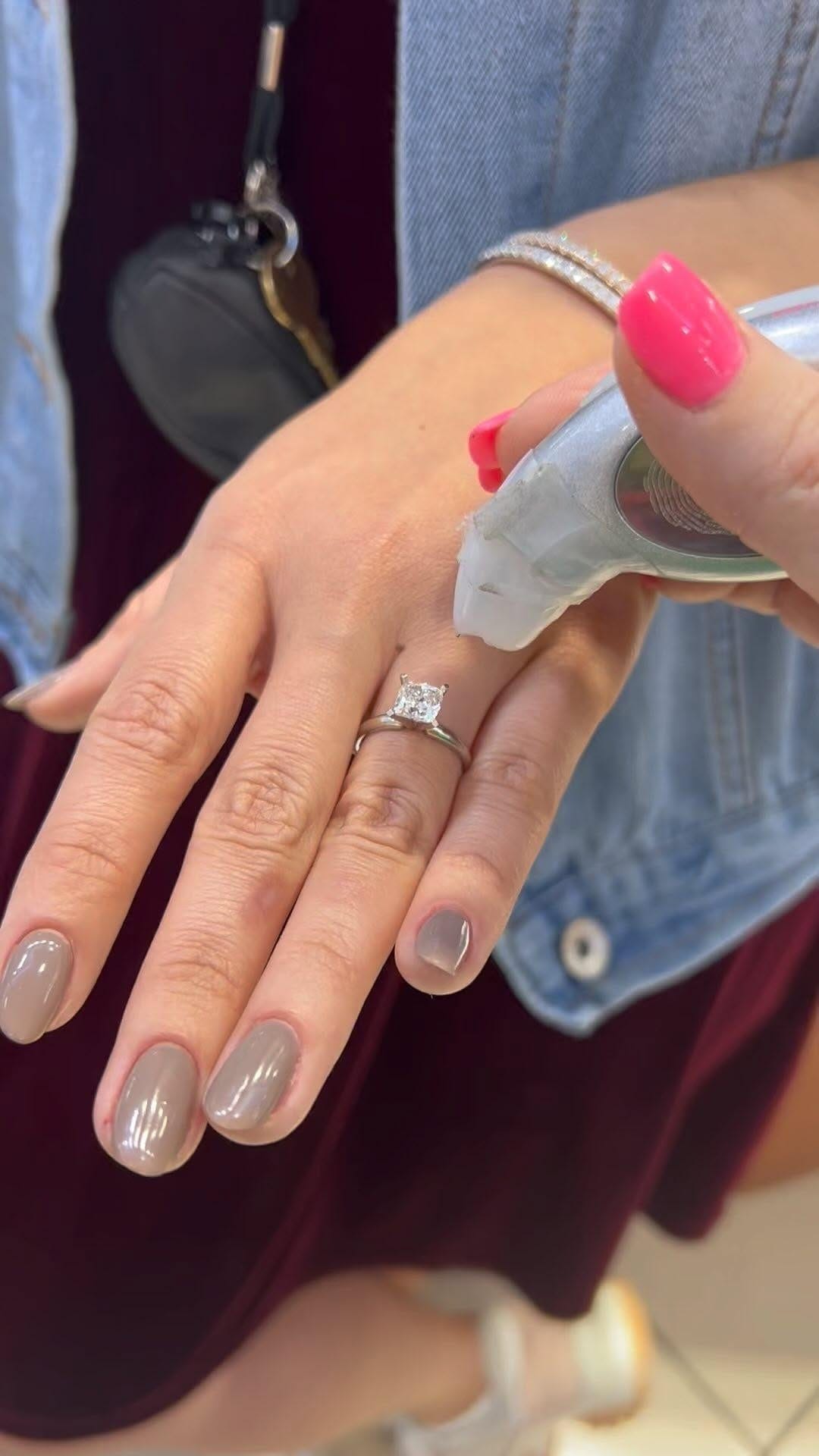 Post 9 by Richard's Gems and Jewelry on Instagram (video)