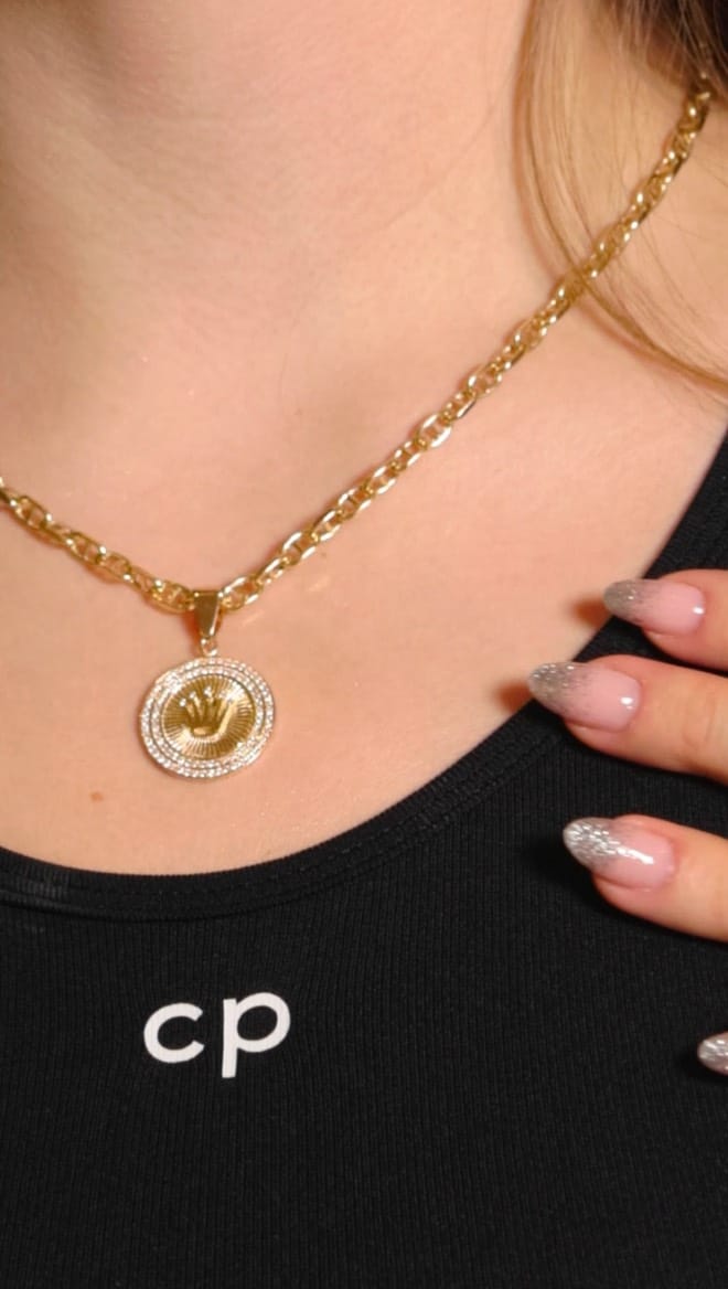 Post 1 by Joyeria | Oro 18K | Cadenas | Anillos | Pulseras | Accesorios on Instagram (video)